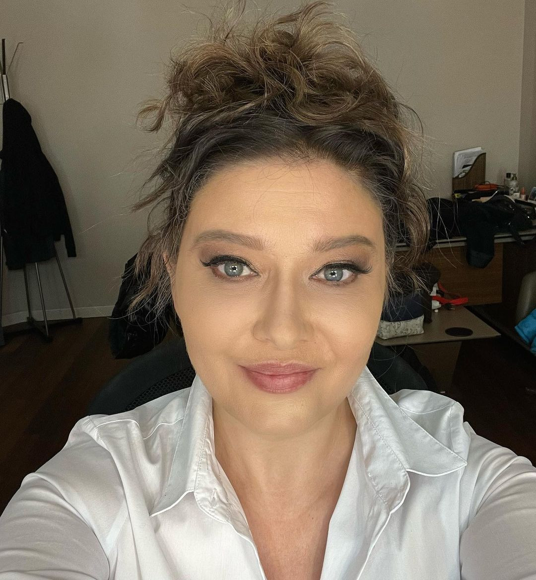 Nurgül Yeşilçay'dan olay tatil pozları! "Yıllara meydan okuyorsun" - Sayfa 15