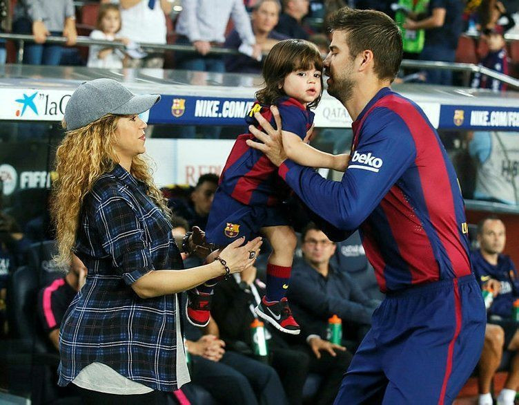 Shakira'yı aldatan Pique, yeni sevgilisiyle sarmaş dolaş! Gören herkes aynı yorumu yapıyor - Sayfa 3