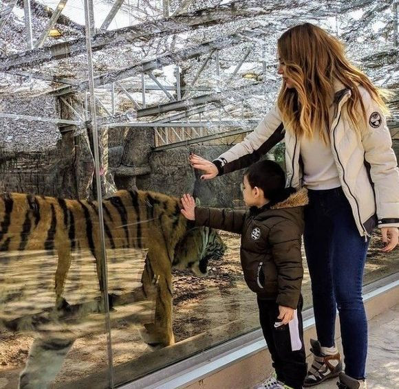 Taze gelin Petek Dinçöz’den aşk dolu paylaşım! Gençlik aşkı ile dünyaevine girmişti… - Sayfa 49