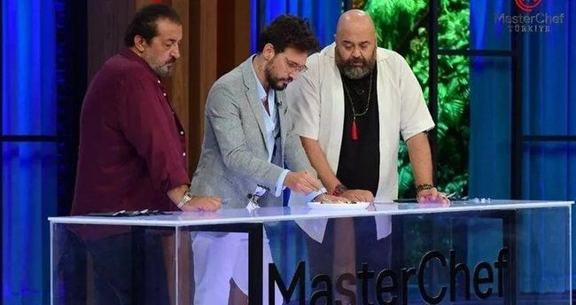 İlk eleme gecesinde MasterChef’e veda eden isim belli oldu! Şeflerin önünde hüngür hüngür ağladı… - Sayfa 14