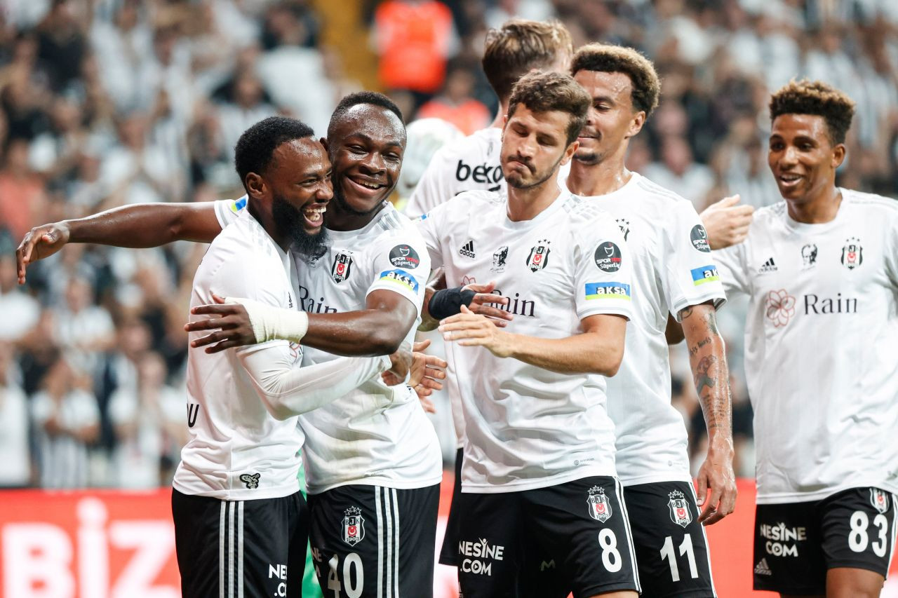 Herkes onu konuşuyor! Beşiktaş tribünlerinde şaşırtan isim - Sayfa 2