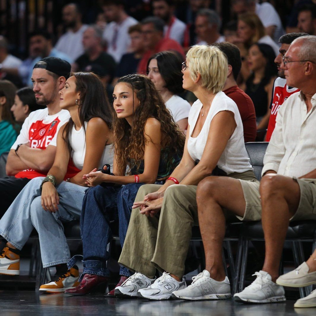 Cedi Osman'ın eşi Ebru Şahin'den Eda Ece'nin sevgilisi milli basketbolcuya olay gönderme! - Sayfa 6