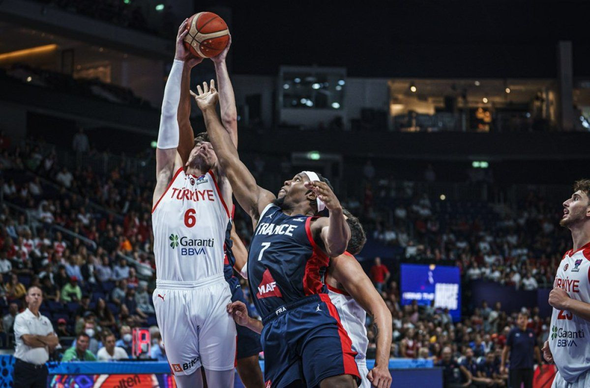 Cedi Osman'ın eşi Ebru Şahin'den Eda Ece'nin sevgilisi milli basketbolcuya olay gönderme! - Sayfa 3