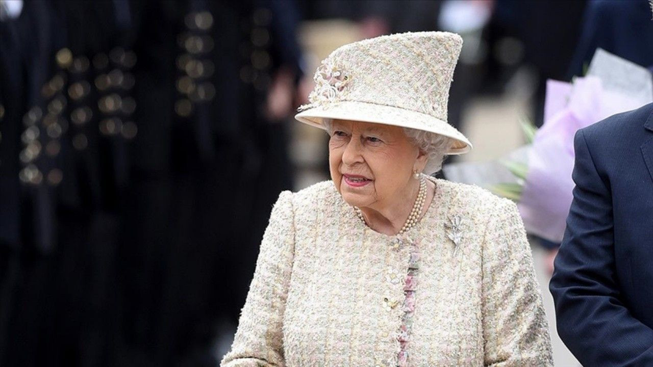 Kraliçe Elizabeth’in öleceğini bilen ‘kahinden’ yeni paylaşım! Tarih verdi: ‘Alevler içinde kalacak’ - Sayfa 4