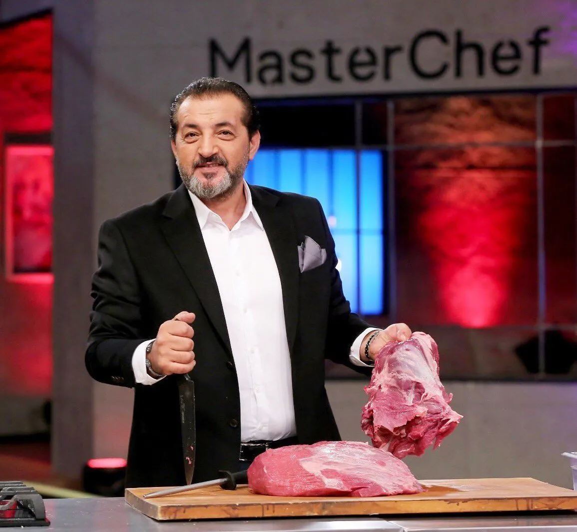 Masterchef Mehmet Şef'in gençlik fotoğrafı olay oldu! "Gülüşü hiç değişmemiş"