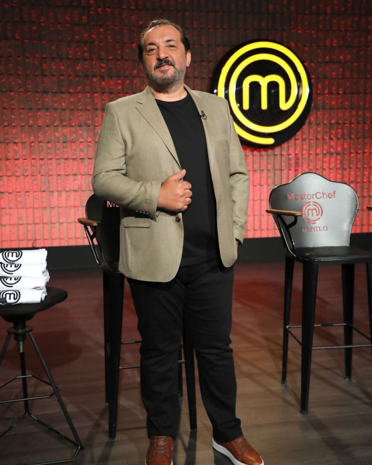 Masterchef Mehmet Şef'in gençlik fotoğrafı olay oldu! "Gülüşü hiç değişmemiş" - Sayfa 5