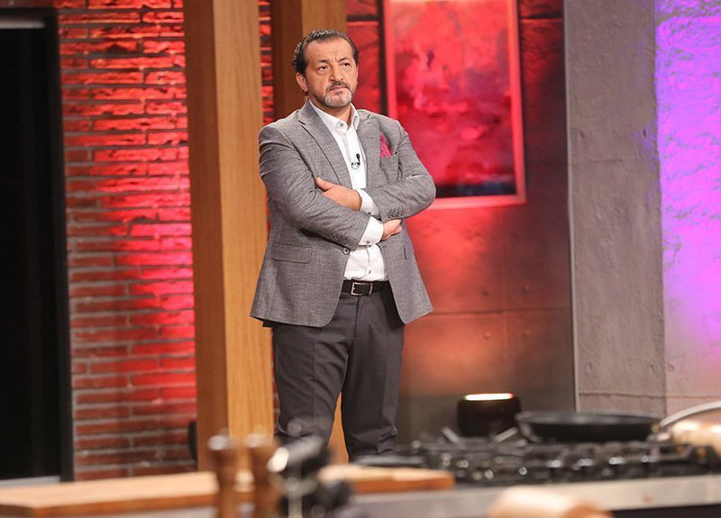 Masterchef Mehmet Şef'in gençlik fotoğrafı olay oldu! "Gülüşü hiç değişmemiş" - Sayfa 11