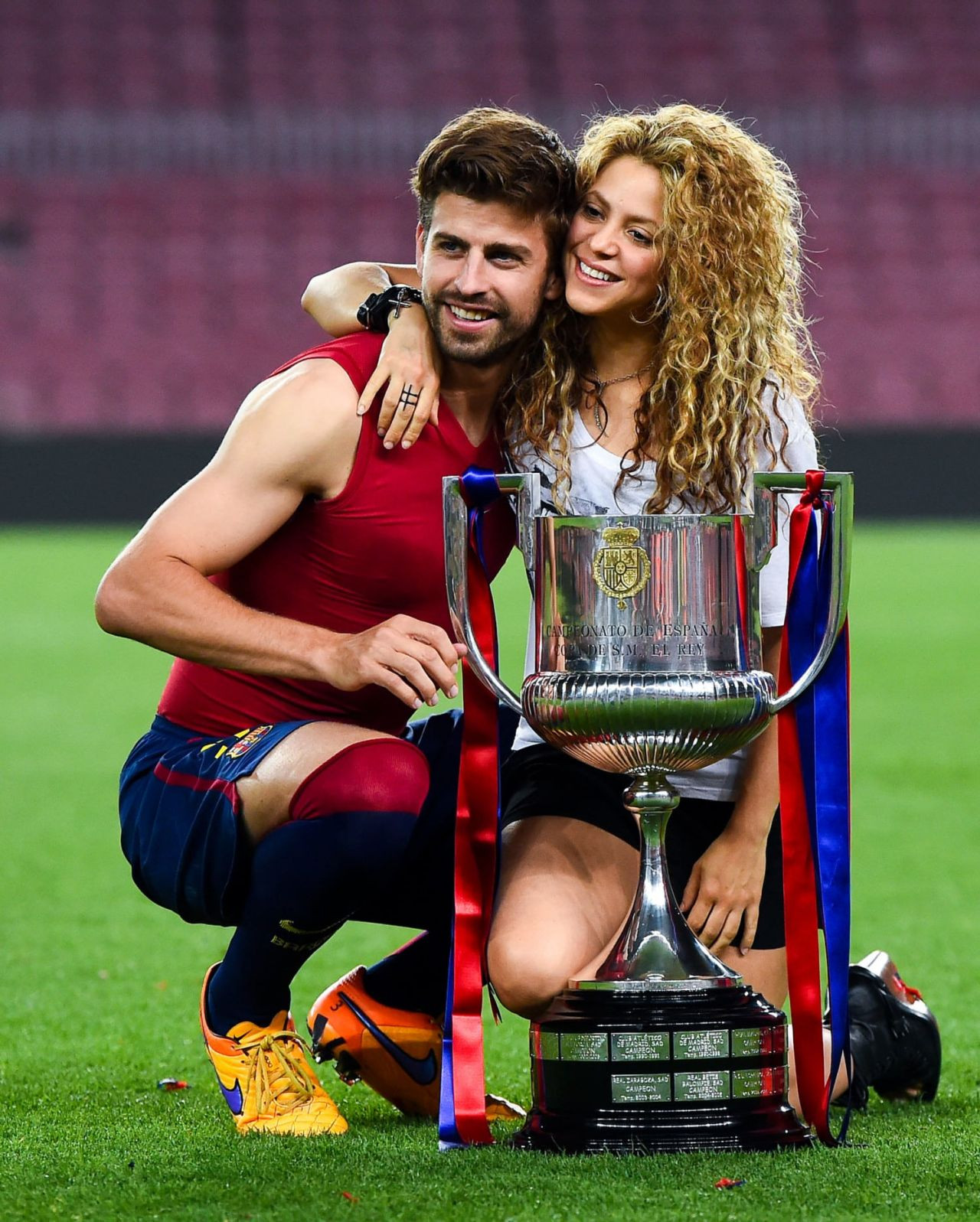 Pique tarafından aldatılan Shakira sessizliğini bozdu - Sayfa 8