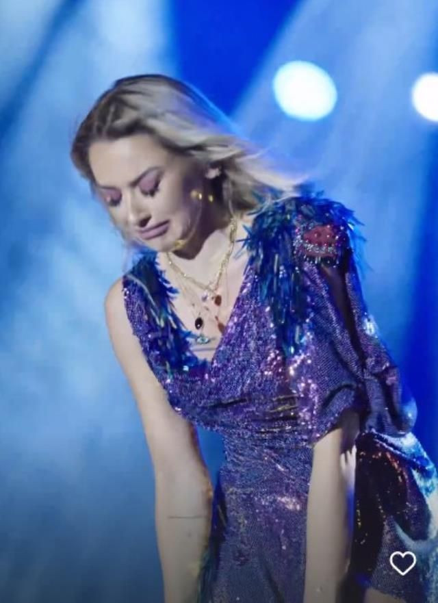 5 aylık eşinden boşanma kararı alan Hadise, sahnede yine ağladı! - Sayfa 8