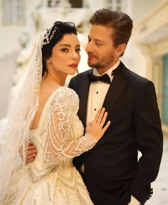 Merve Boluğur ve Mert Aydın evlendi... Düğünde soğuk şaka! - Sayfa 2