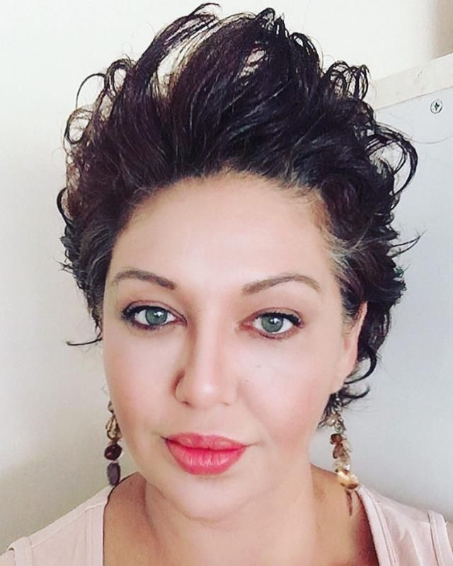 Nurgül Yeşilçay'ın ablasını görenler şaşkınlığını gizleyemiyor! Ayırt etmek mümkün değil - Sayfa 7