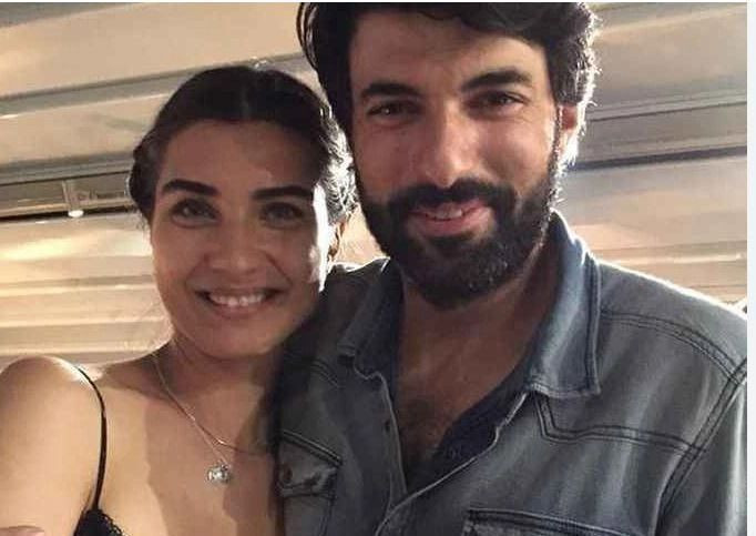 Tuba Büyüküstün ile Engin Akyürek aşkı ifşa oldu! Hayranları bu habere çok sevinecek… - Sayfa 1