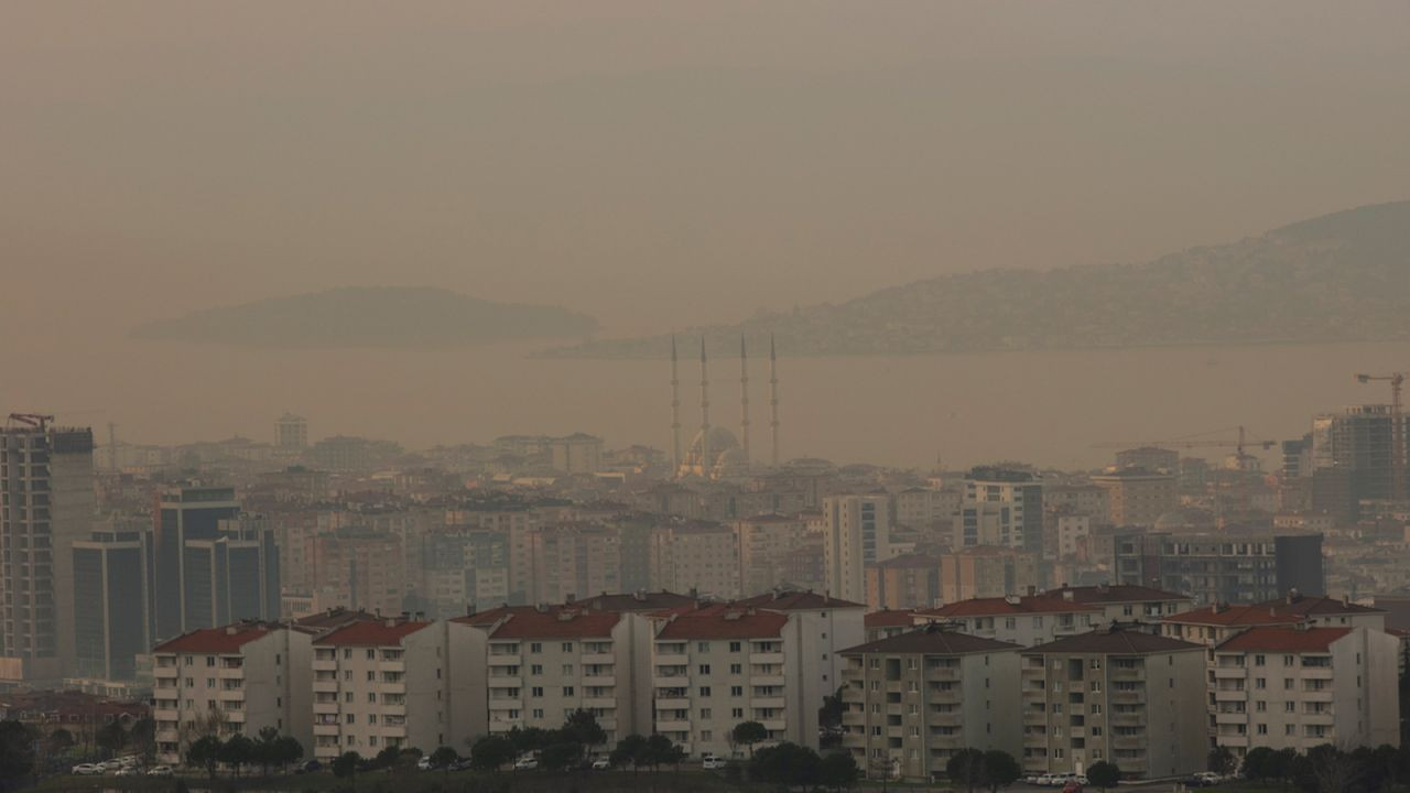 İstanbul’da hava kirliliği alarmı: Bu ilçelerde pencere bile açmayın - Sayfa 8