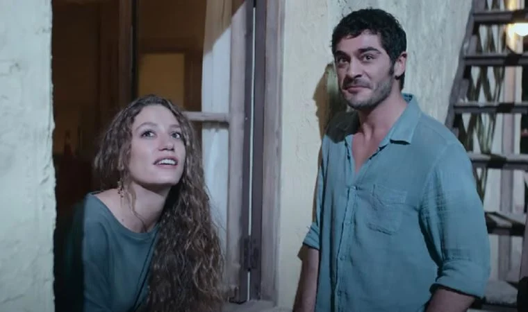 Serenay Sarıkaya ve Burak Deniz'den çıplak poz - Sayfa 6