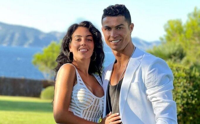 Georgina'dan Arabistan'da olay yaratacak pozlar! Ronaldo'nun sevgilisi rahat durmuyor - Sayfa 36