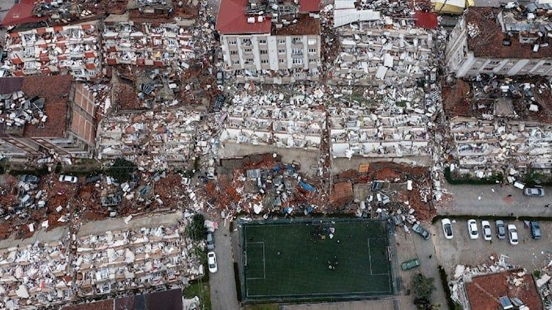 Hatay'dan depremin en korkunç fotoğrafı geldi! Binalar kağıt gibi yıkıldı! - Sayfa 1