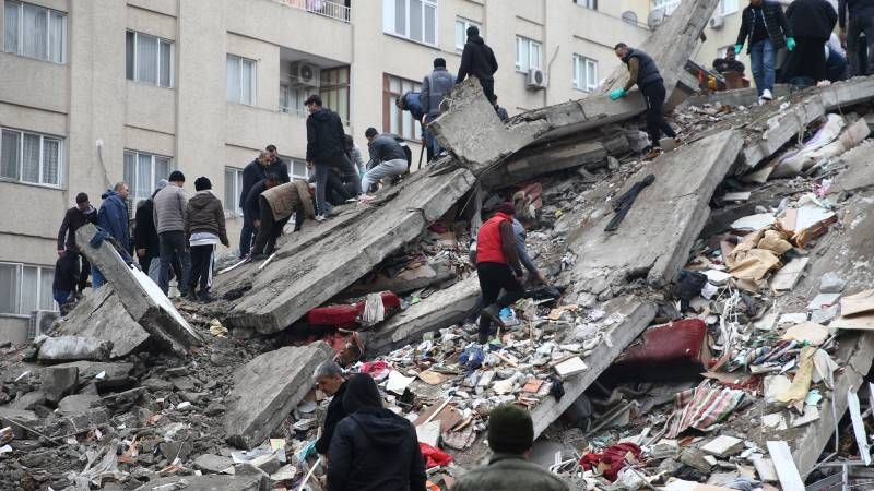 Osmaniye'de yıkılan 10 katlı binadan bir kız çocuğu kurtarıldı - Sayfa 8