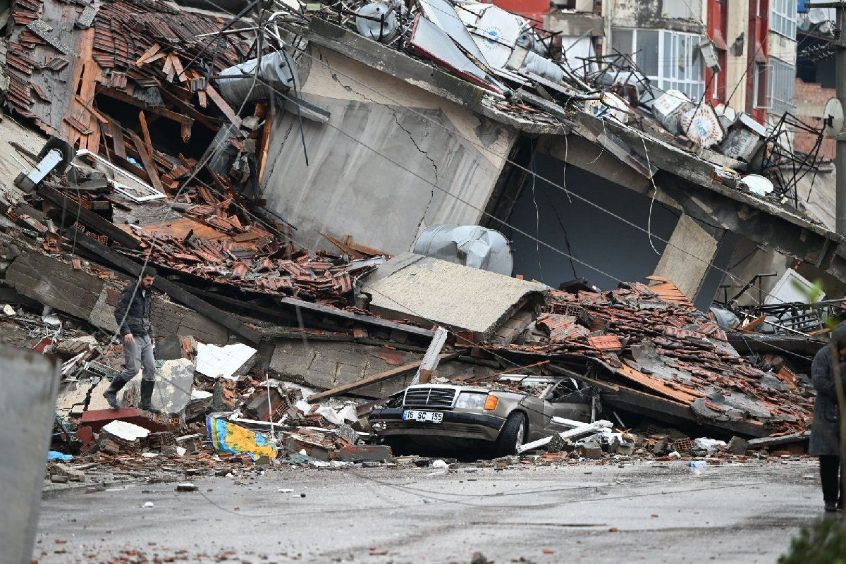 Hatay'dan depremin en korkunç fotoğrafı geldi! Binalar kağıt gibi yıkıldı! - Sayfa 4