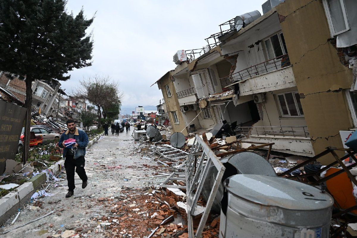 Hatay'dan depremin en korkunç fotoğrafı geldi! Binalar kağıt gibi yıkıldı! - Sayfa 8