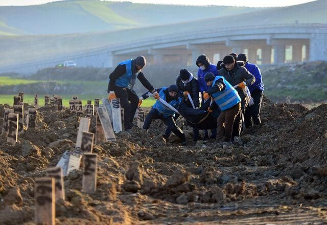 Hatay’da mezarlıktan kahreden kareler! O detay yürekleri sızlattı… - Sayfa 1