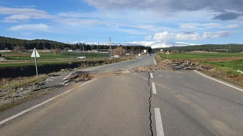 Kahramanmaraş'taki fay kırığı böyle görüntülendi - Sayfa 4