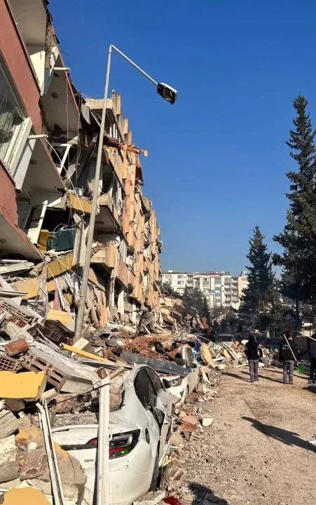 Hakan Hatipoğlu, yıkıma uğrayan Antakya sokaklarını paylaştı: Burnumdan gitmeyen kokular var - Sayfa 6