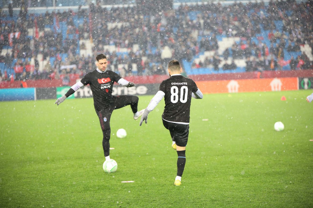 Trabzonspor - Basel maçında tribünlerden birlik ve dayanışma mesajı - Sayfa 15