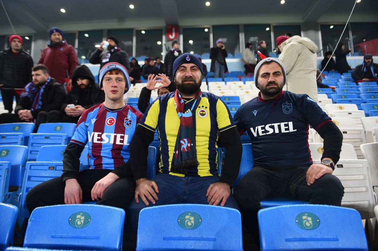 Trabzonspor - Basel maçında tribünlerden birlik ve dayanışma mesajı - Sayfa 22