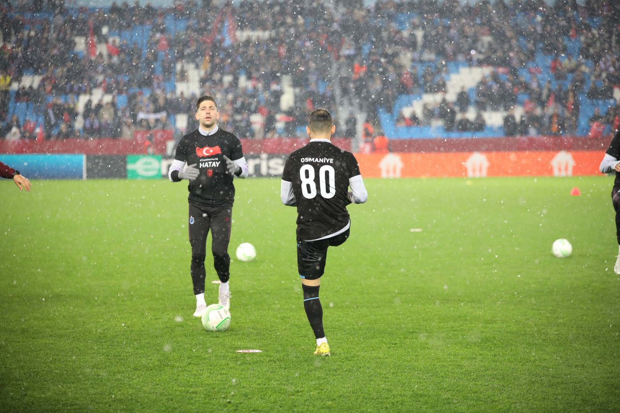 Trabzonspor - Basel maçında tribünlerden birlik ve dayanışma mesajı - Sayfa 14