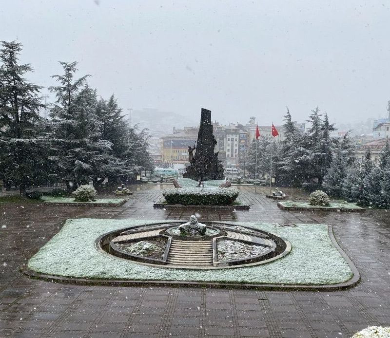 Türkiye'ye kar ve soğuk havaya teslim oldu! İstanbul, Ankara ve daha birçok il beyaza büründü - Sayfa 12