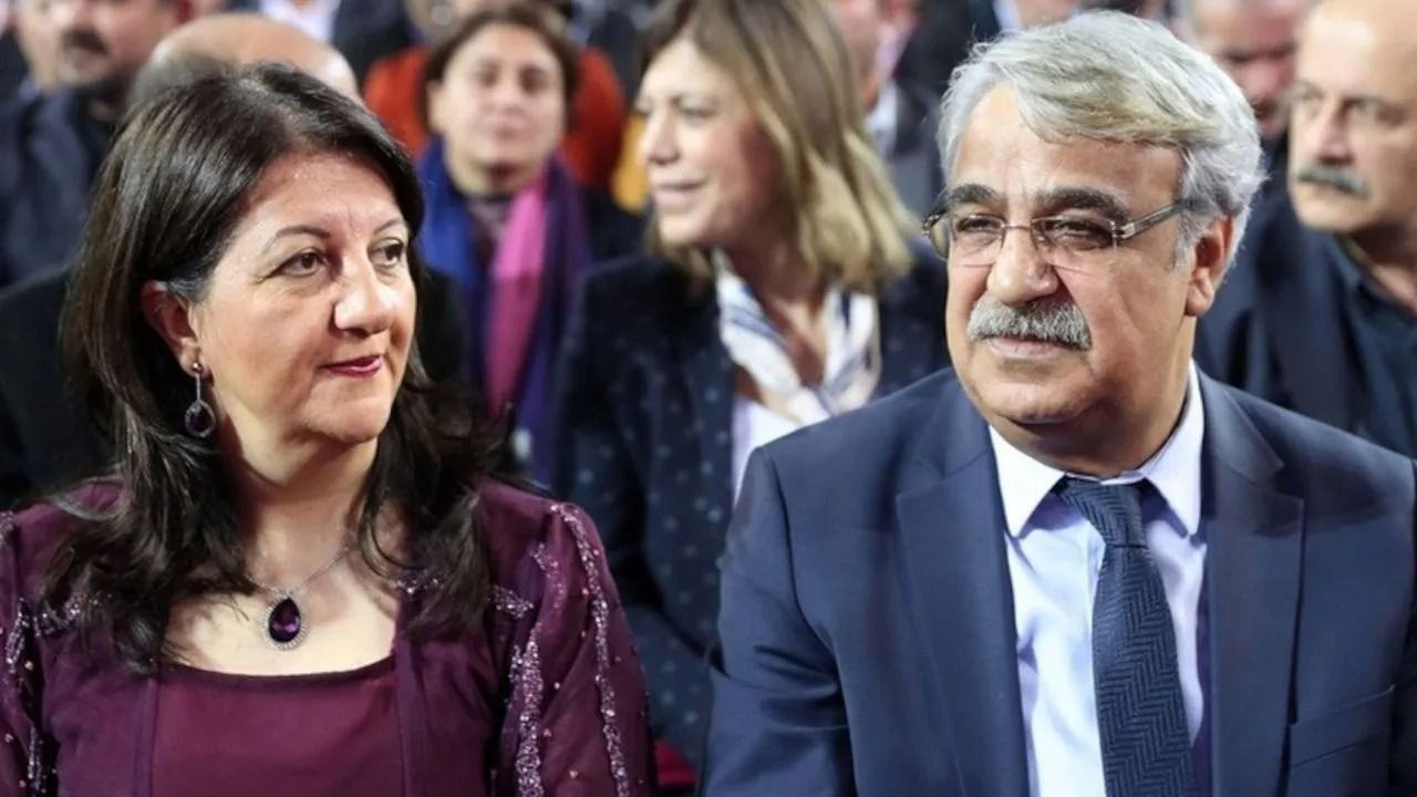 Son anketi paylaşarak uyardı: ‘Oyları düşebilir…’ İki partinin oy oranları dikkat çekti - Sayfa 15