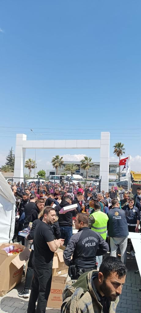Acun Ilıcalı’dan deprem bölgesindeki çocuklara bayram sürprizi - Resim : 7