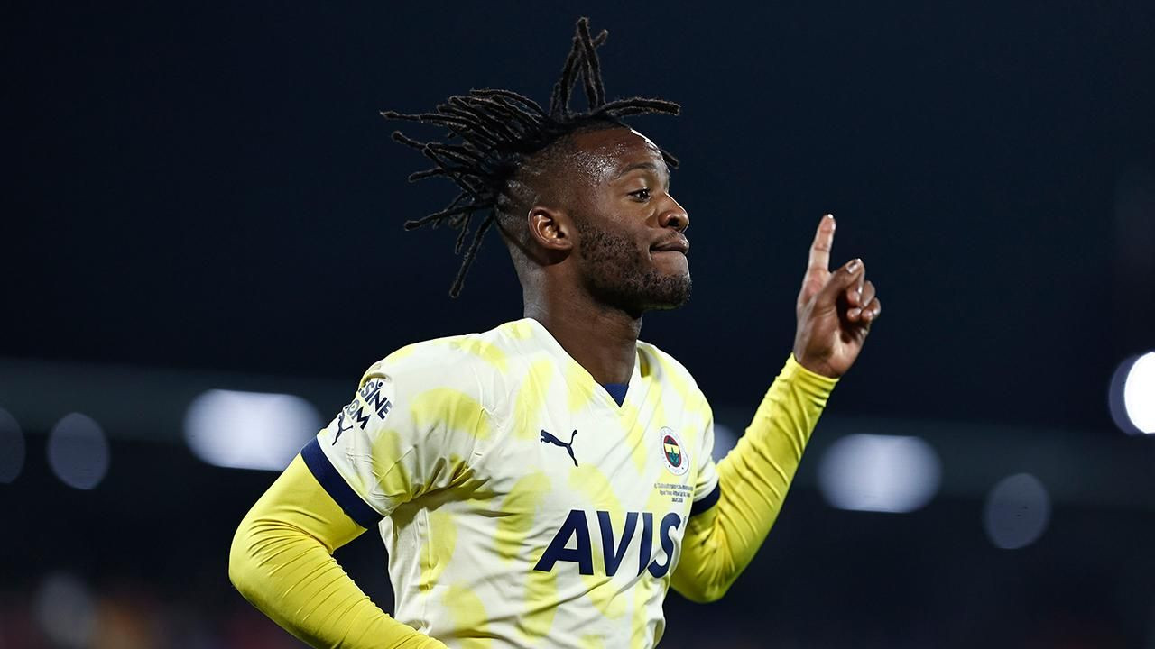 Röportaj esnasında muhabirin Batshuayi'ye bakışları olay oldu - Sayfa 1