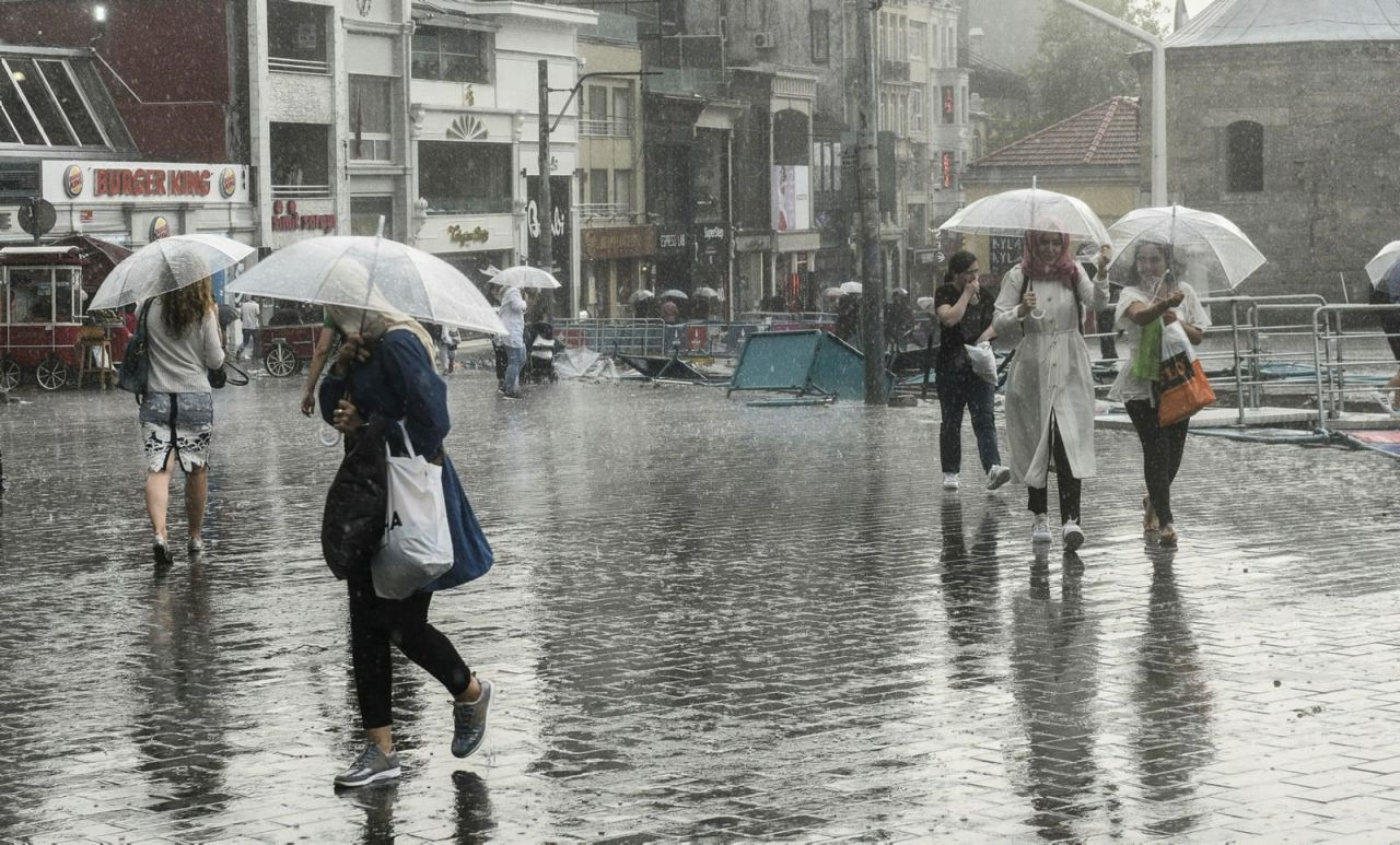 İstanbullular dışarı çıkmadan önce dikkat: 'Oraj' geliyor, tarihi belli! - Sayfa 1