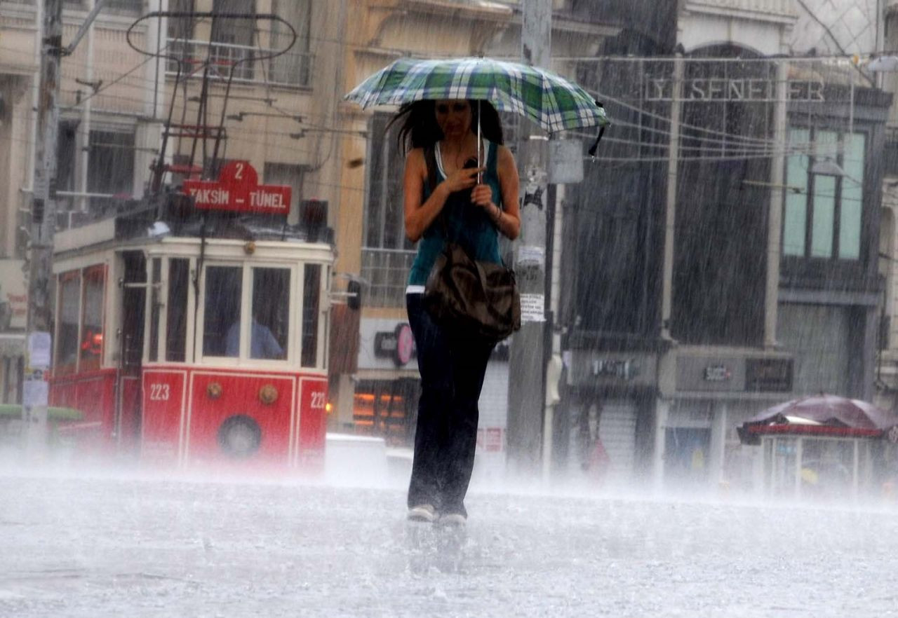 İstanbullular dışarı çıkmadan önce dikkat: 'Oraj' geliyor, tarihi belli! - Sayfa 13