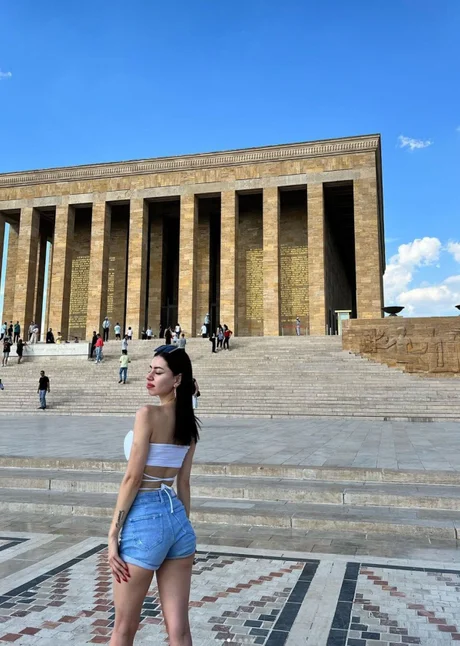 Anıtkabir'de skandal pozlar! Ahmet Hakan bile 'Anıtkabir adabı' deyip itiraz etti - Sayfa 5