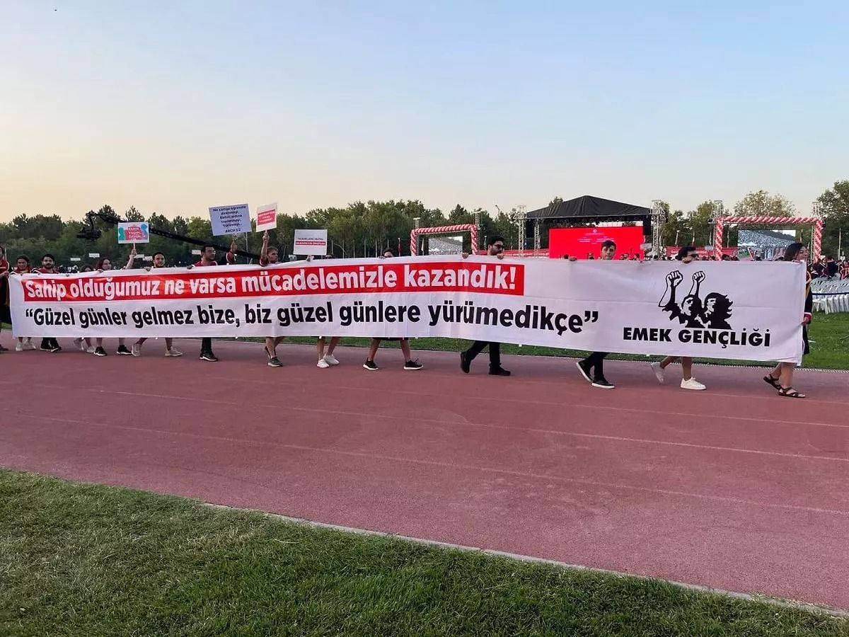 ODTÜ’lülerden mezuniyet pankartları! ‘Ekonomik kriz değil, servet transferi…’ - Sayfa 16