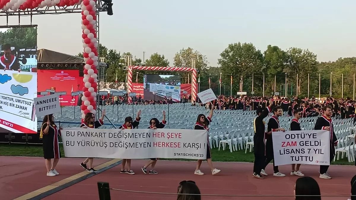 ODTÜ’lülerden mezuniyet pankartları! ‘Ekonomik kriz değil, servet transferi…’ - Sayfa 18