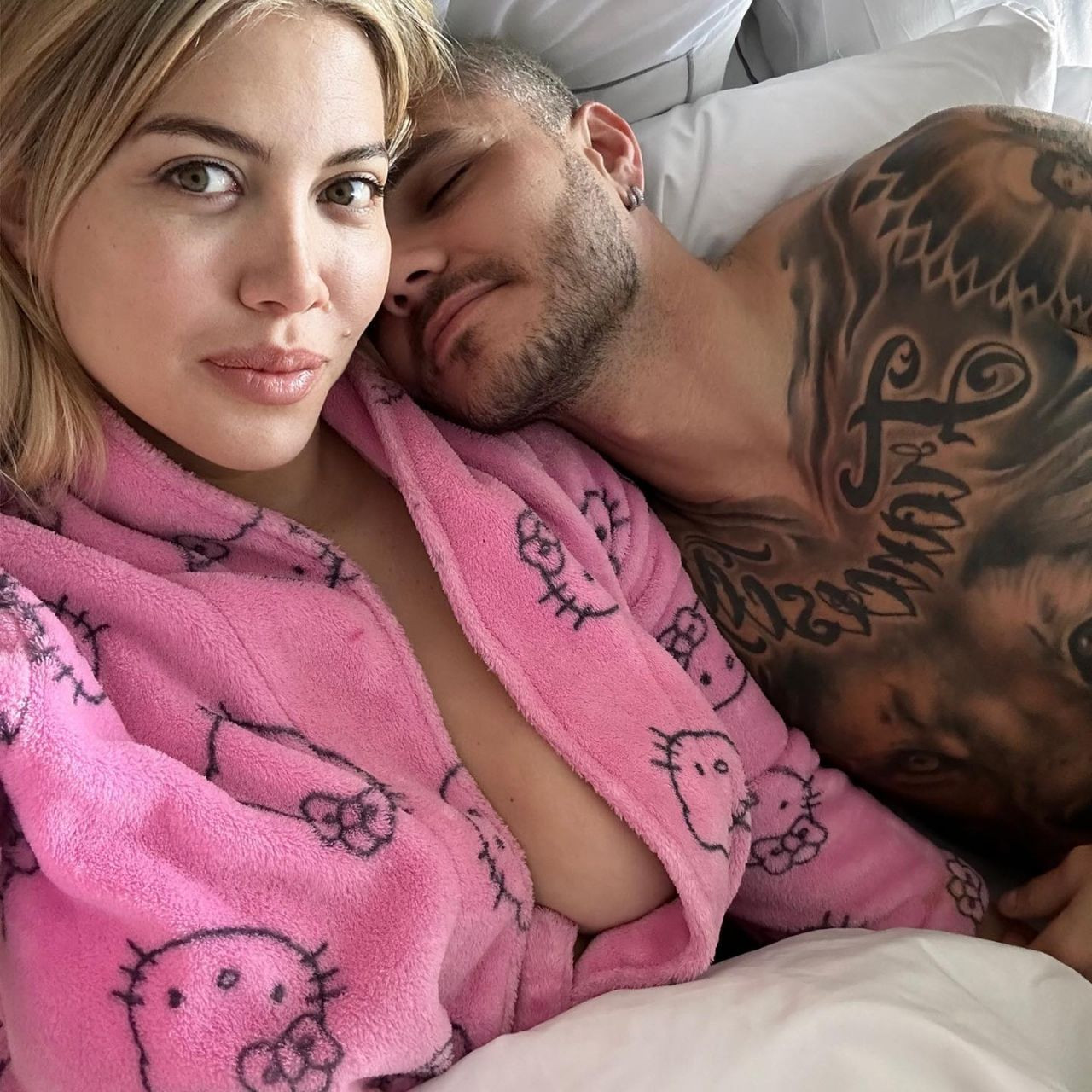 Wanda Nara'nın İstanbul'daki lüks evinde havuz keyfi! - Sayfa 2