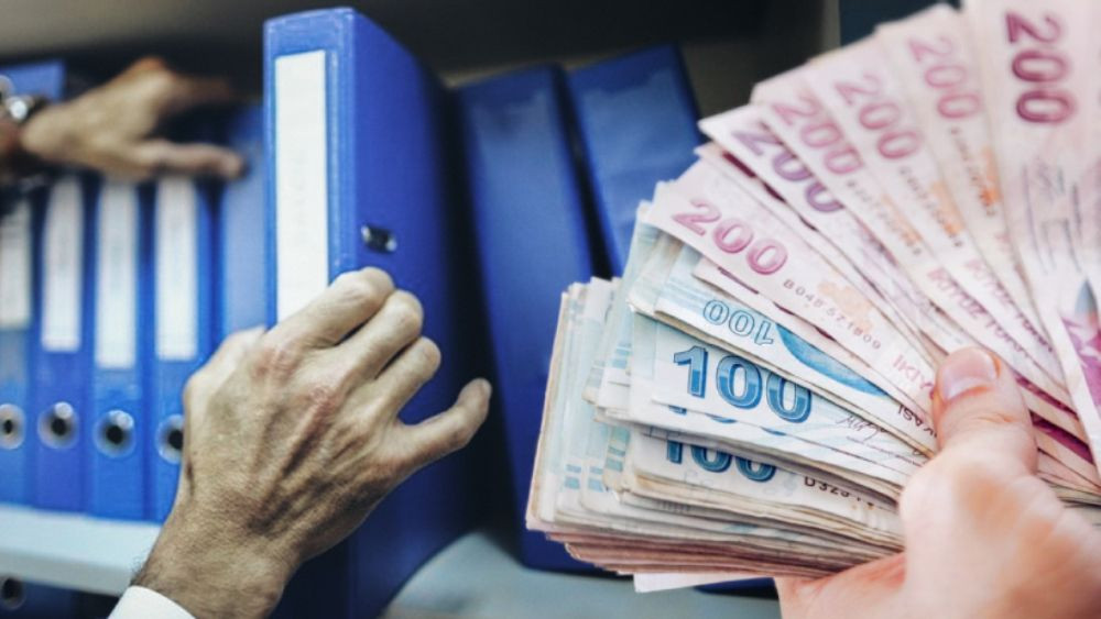 Çalışan memur için ikinci hamle! Ekim’de Meclis’e geliyor: Maaşa 2.800, ikramiyeye 60 bin lira… - Sayfa 1