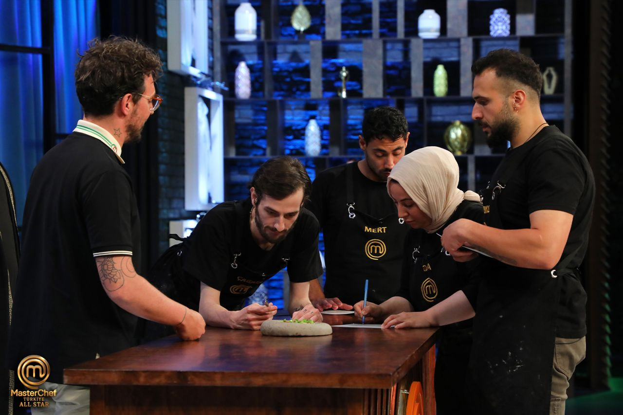 MasterChef All Star’da herkesi şok eden veda! Yaprak dökümü devam ediyor… - Sayfa 8