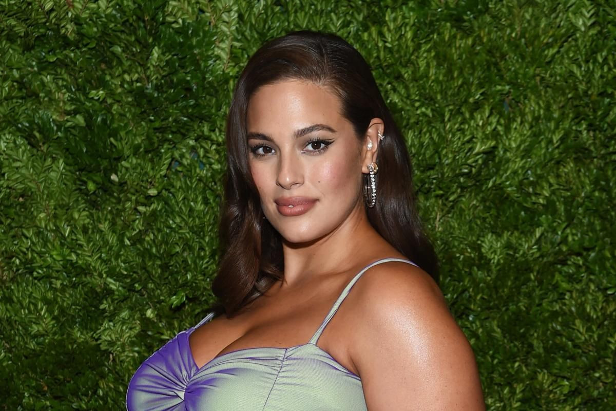 Kıvrımlı model Ashley Graham üstsüz fotoğraf yayınladı - Sayfa 7