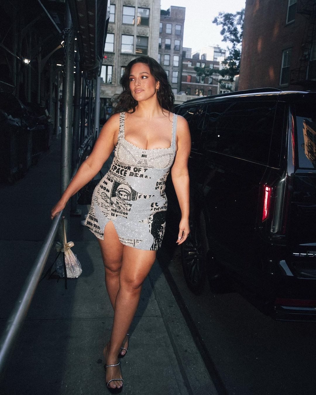 Kıvrımlı model Ashley Graham üstsüz fotoğraf yayınladı - Sayfa 12