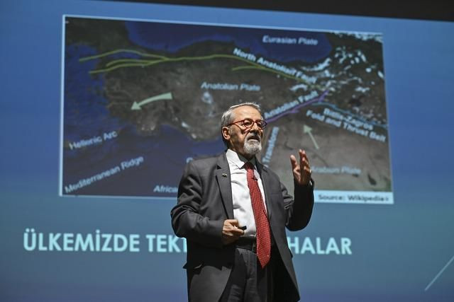 Naci Görür 7 ve üstü deprem için o bölgeyi işaret etti: Sarsıntılar ne zaman duracak? - Sayfa 9