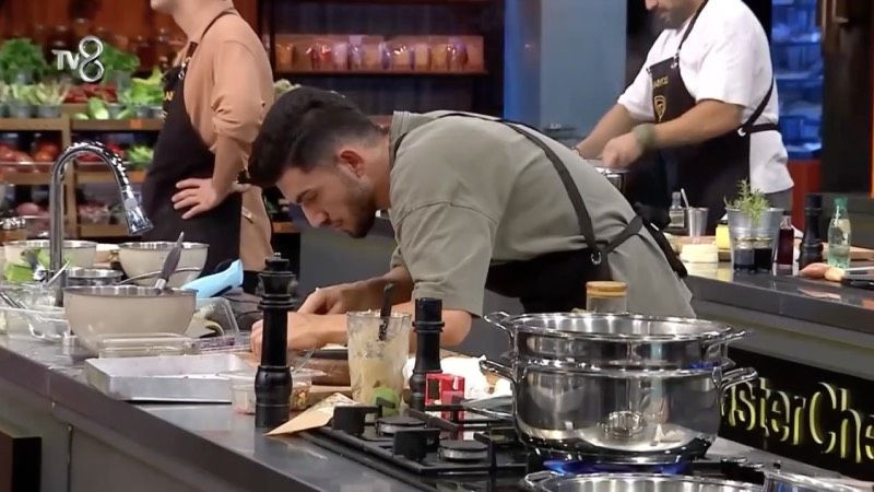 MasterChef All Star'da Somer Sivrioğlu'ndan stüdyoda uyuyan yarışmacıya tepki: Saygısızlık - Sayfa 5