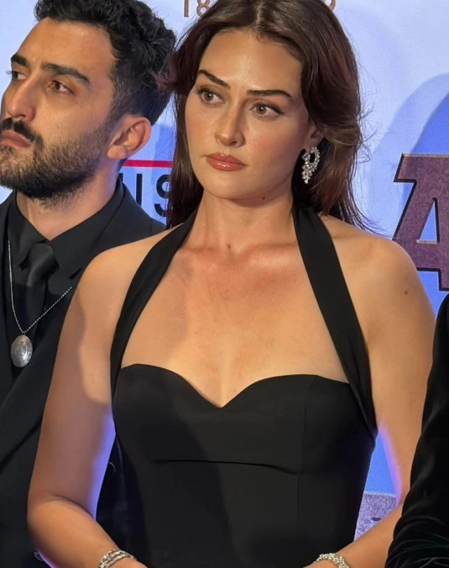 Atatürk filmi galasında talihsiz kaza: Esra Bilgiç şaştı kaldı - Sayfa 5