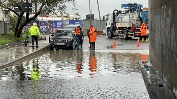 Başkentte sağanak hayatı felç etti! Cadde ve sokaklar göle döndü, vatandaşlar mahsur kaldı - Sayfa 10