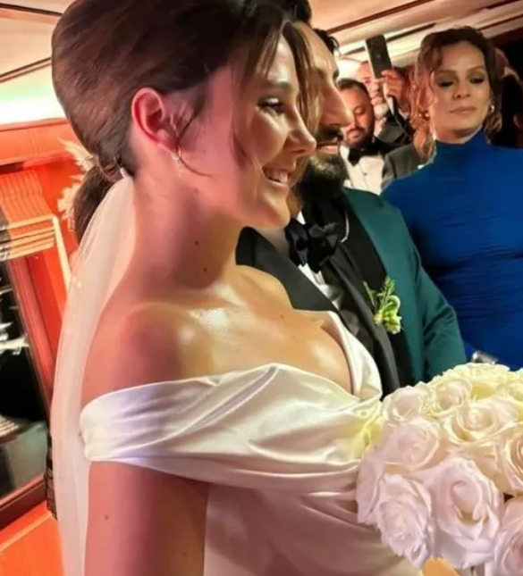 Alina Boz ile Umut Evirgen evlendi! Nikah öncesi olay poz… İç çamaşırlı karesi dikkat çekti - Sayfa 10