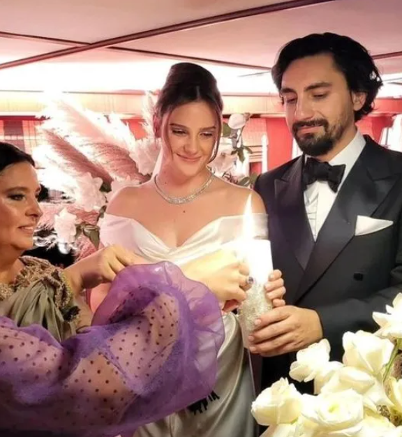 Alina Boz ile Umut Evirgen evlendi! Nikah öncesi olay poz… İç çamaşırlı karesi dikkat çekti - Sayfa 11