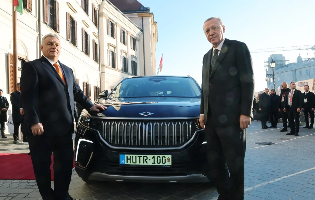 Victor Orban'a Erdoğan'dan Togg jetsi! Aracın plakası olay oldu - Sayfa 1